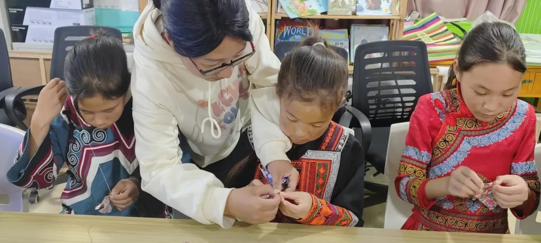 新星小学传统手工艺课程